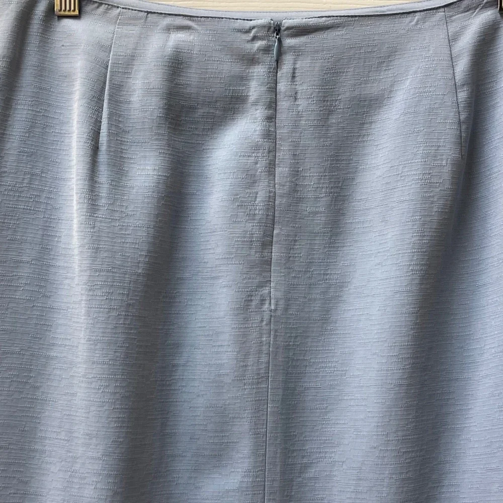 Vintage Tommy Bahama Women's 14 Textured Silk Light Blue Knee‎ Length Skirt